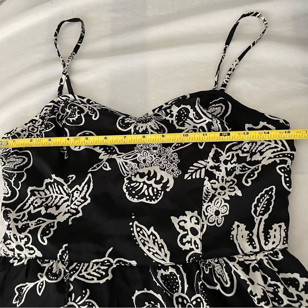 American Eagle Black & White Floral Peplum Dress Size 4 - Picture 13 of 15